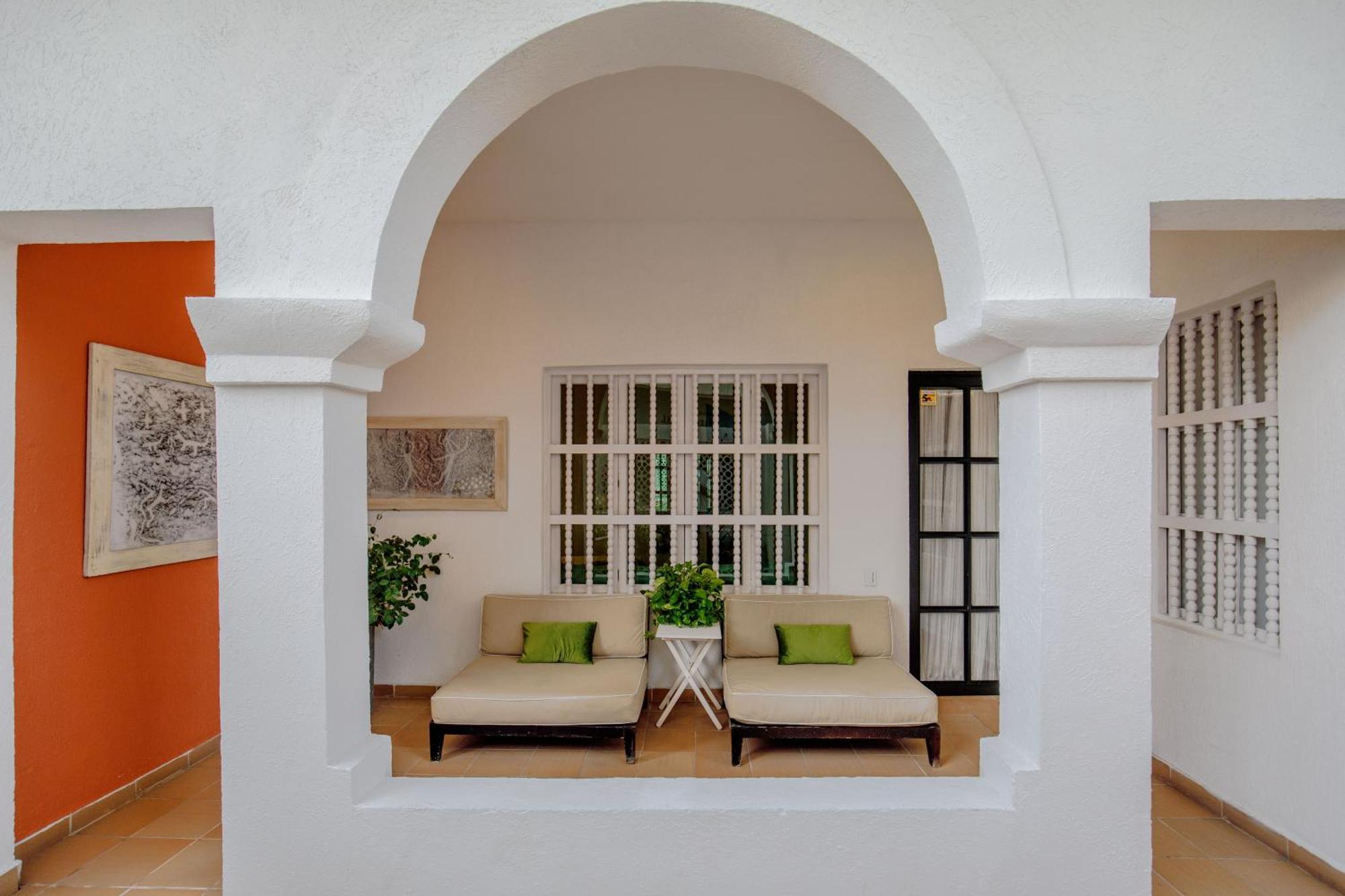 Cartagena+ Picina+6 Alcobas + Ciudad Antigua Pensión