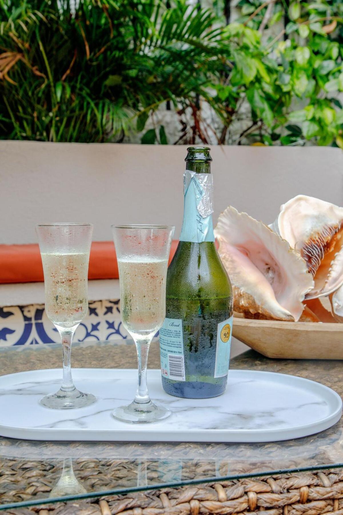 Cartagena+ Picina+6 Alcobas + Ciudad Antigua Pensión 4*