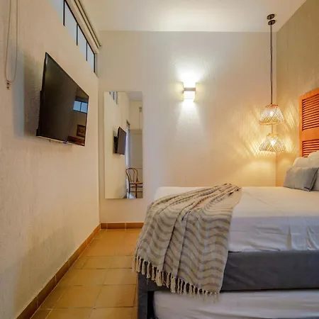 Cartagena+ Picina+6 Alcobas + Ciudad Antigua Guest house
