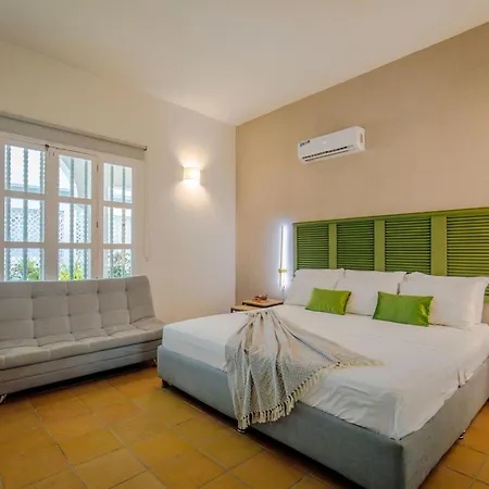 Pensión Cartagena+ Picina+6 Alcobas + Ciudad Antigua 4*