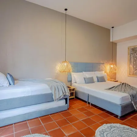 Cartagena+ Picina+6 Alcobas + Ciudad Antigua Guest house 4*